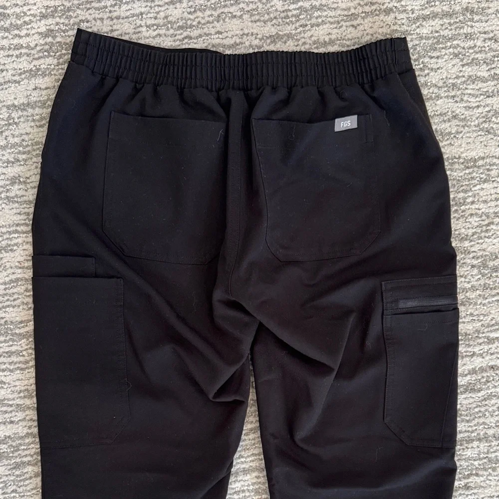 FIGS Black Drawstring Scrub Pants - Picture 9 of 9